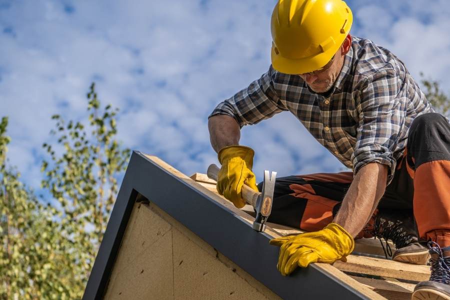 Se requiere albañiles y ayudantes para construcción de techos