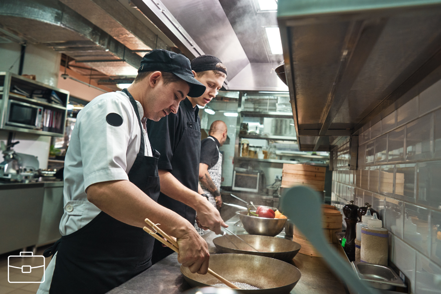 Se necesita ayudantes de Cocina en Restaurante